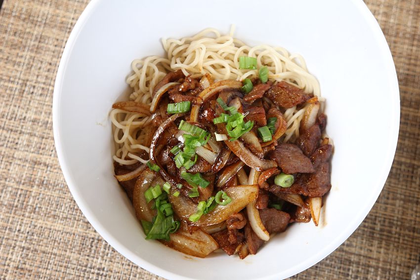 醬爆牛肉幹拌面 - Beef Brown Sauce Dry Noodle